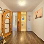 Sky View Апартаменти *